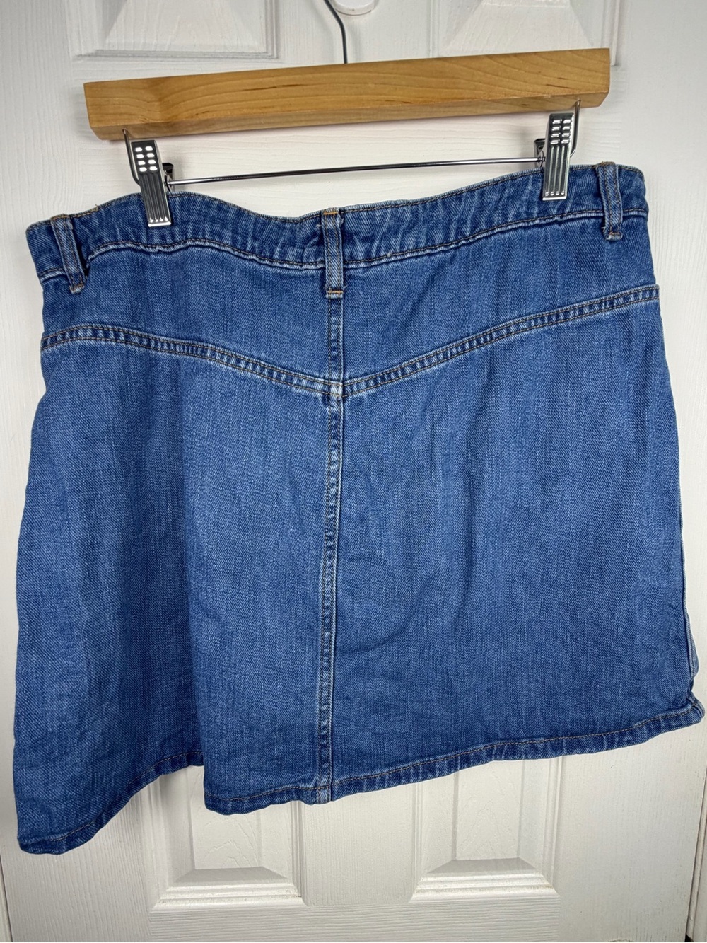 GAP Denim Mini Skirt Size 33 Medium Wash Button Front Y2K Utility Casual Classic - Picture 5 of 11